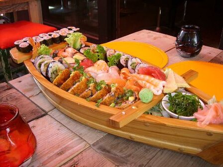 SUSHI BOOT BAMBOE 70X25CM