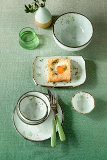 TOKYO DESIGN STUDIO- GREEN COSMOS OBLONG PLATE 35X19CM